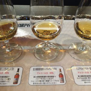 富士御殿場蒸溜所シングルグレーン25年のグラス。